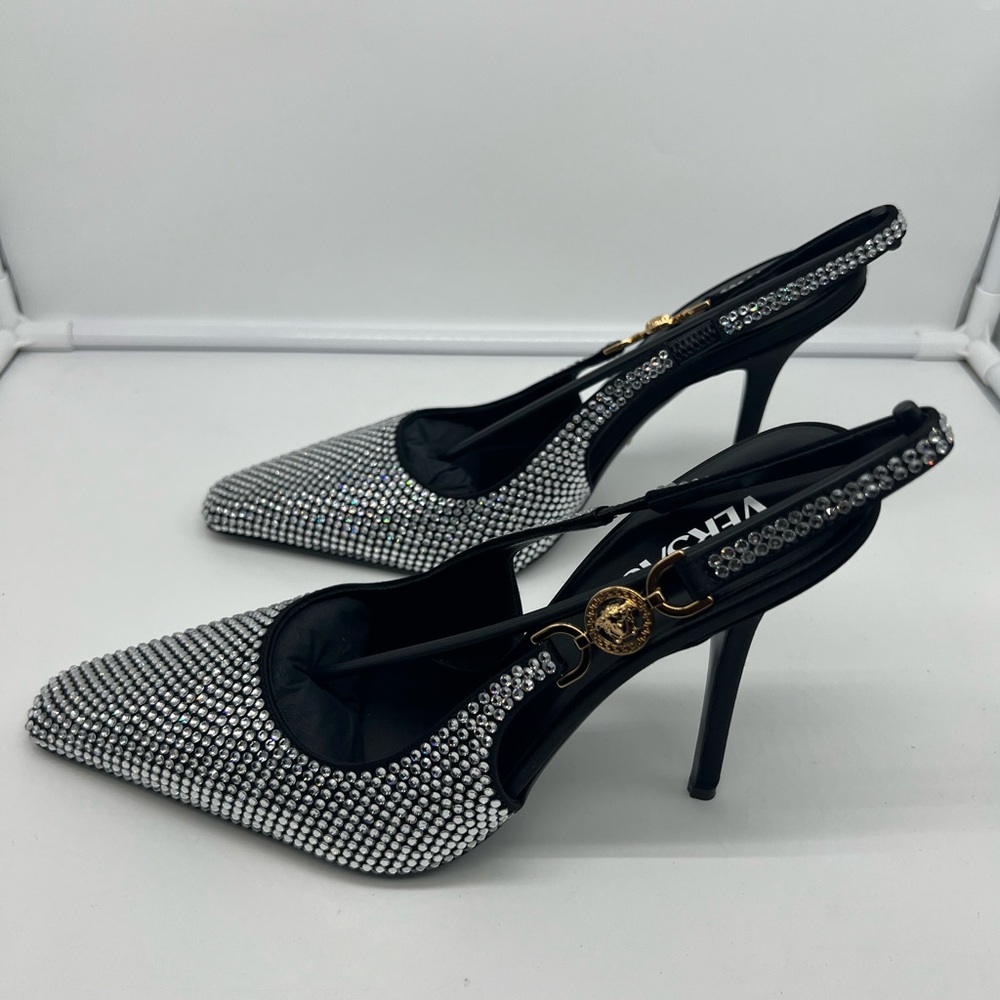NIB VERSACE Medusa Crystal Embellished '95 Black Satin Slingback Pumps sz 39.5 - Picture 12 of 17